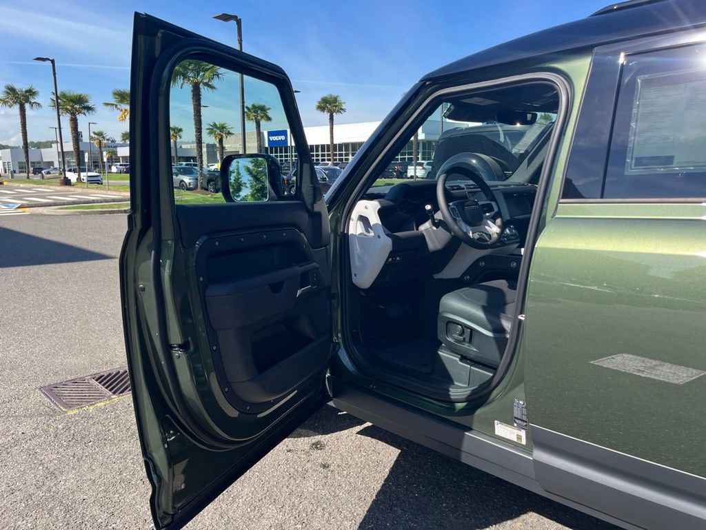 New 2026 Land Rover Defender 110 S AWD/4WD image 10
