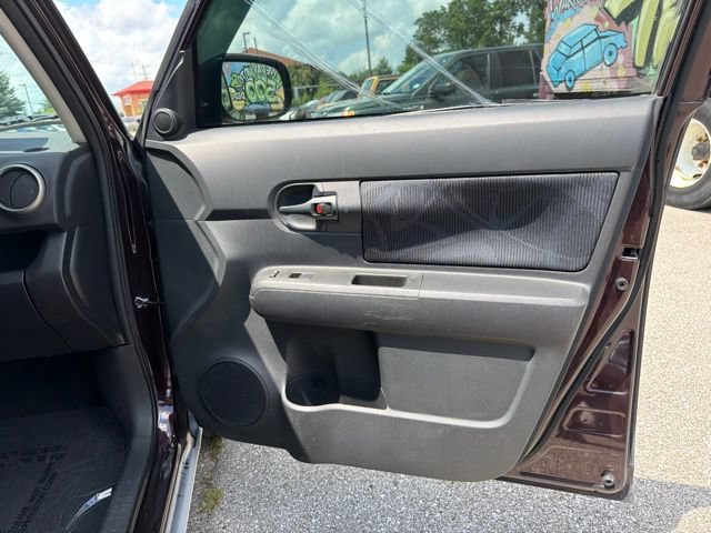 Used 2012 Scion xB FWD image 27