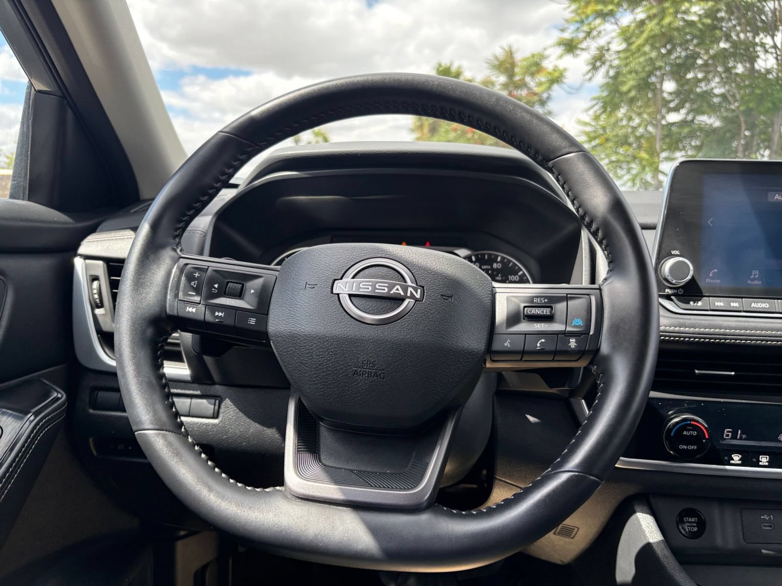 Used 2025 Nissan Rogue SV FWD image 30