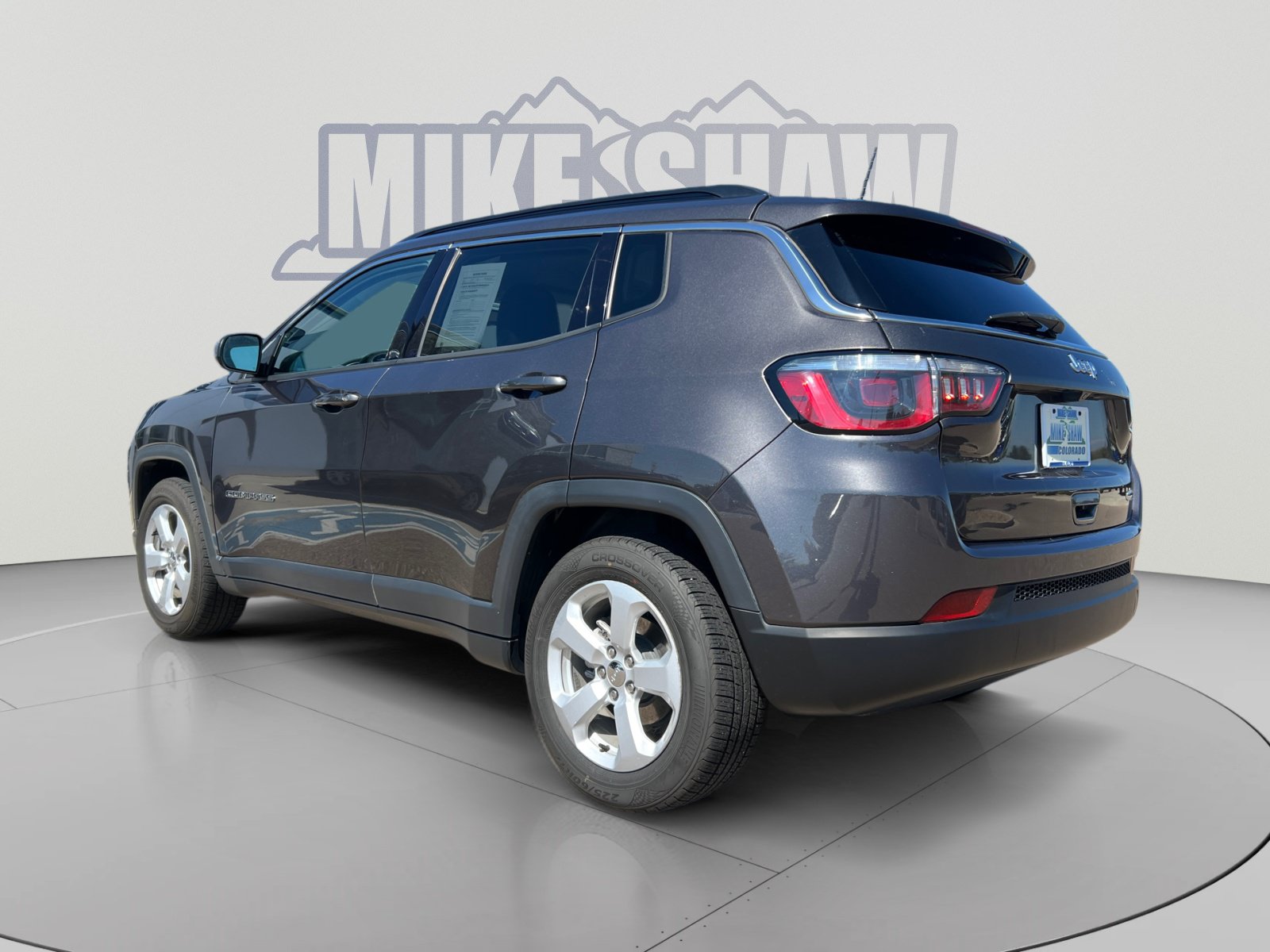 Used 2020 Jeep Compass Latitude FWD image 3