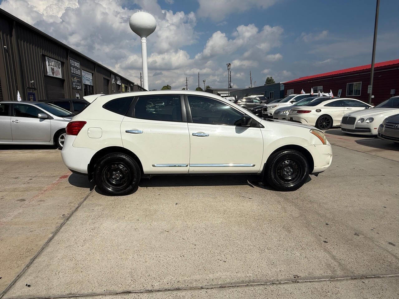 Used 2013 Nissan Rogue S image 3