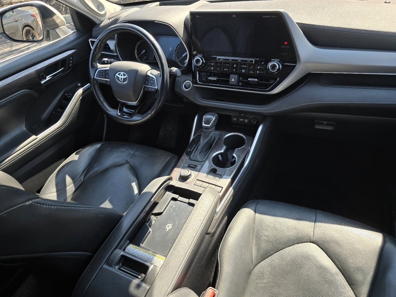 Used 2021 Toyota Highlander Platinum image 25