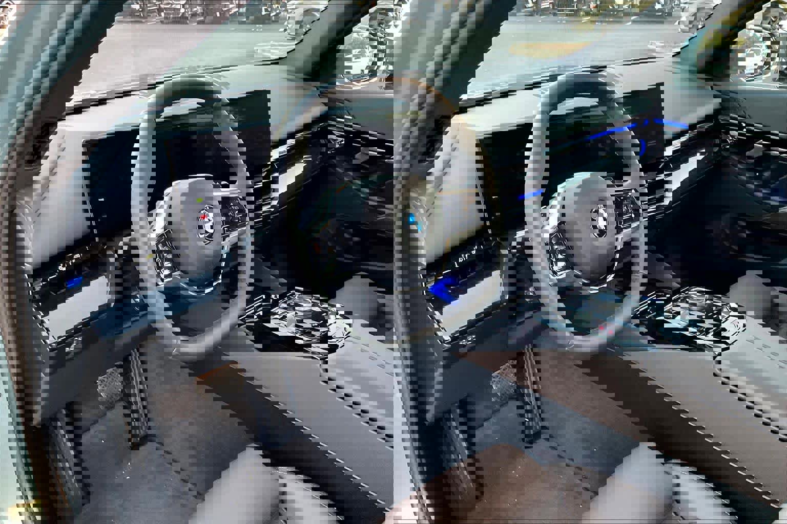 Used 2024 BMW 530i w/ Convenience Package image 17