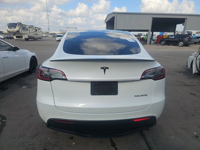 Used 2022 Tesla Model Y Performance image 13