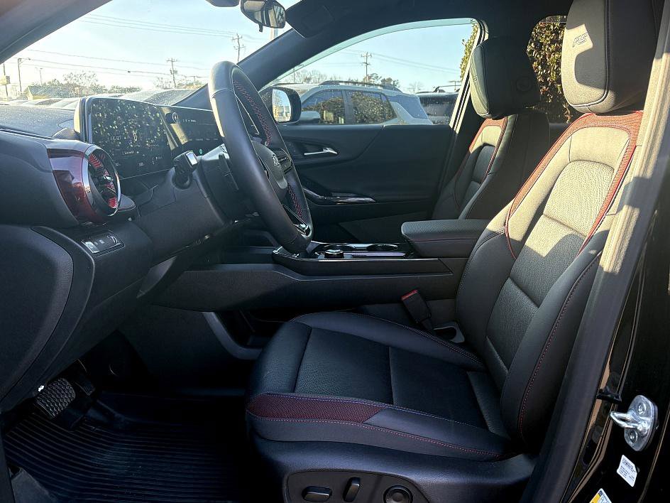 Used 2025 Chevrolet Equinox RS w/ Convenience Package III image 9