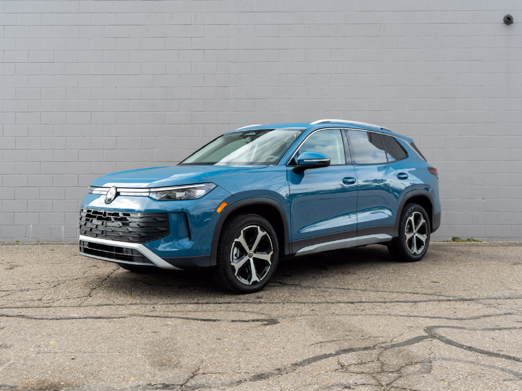 New 2026 Volkswagen Tiguan SE AWD/4WD image 1