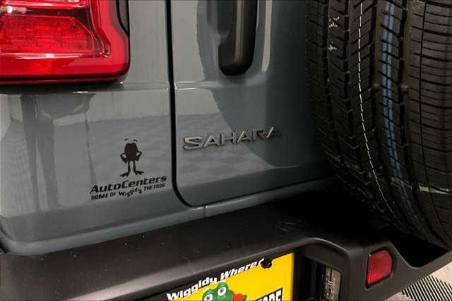 Used 2026 Jeep Wrangler Unlimited Sahara AWD/4WD image 9