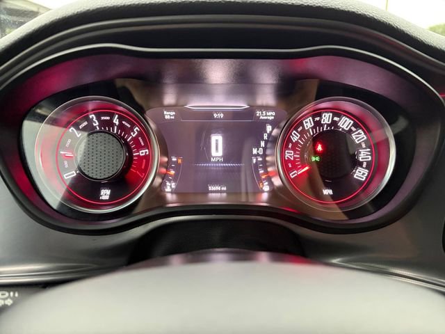 Used 2023 Dodge Challenger SXT RWD image 9