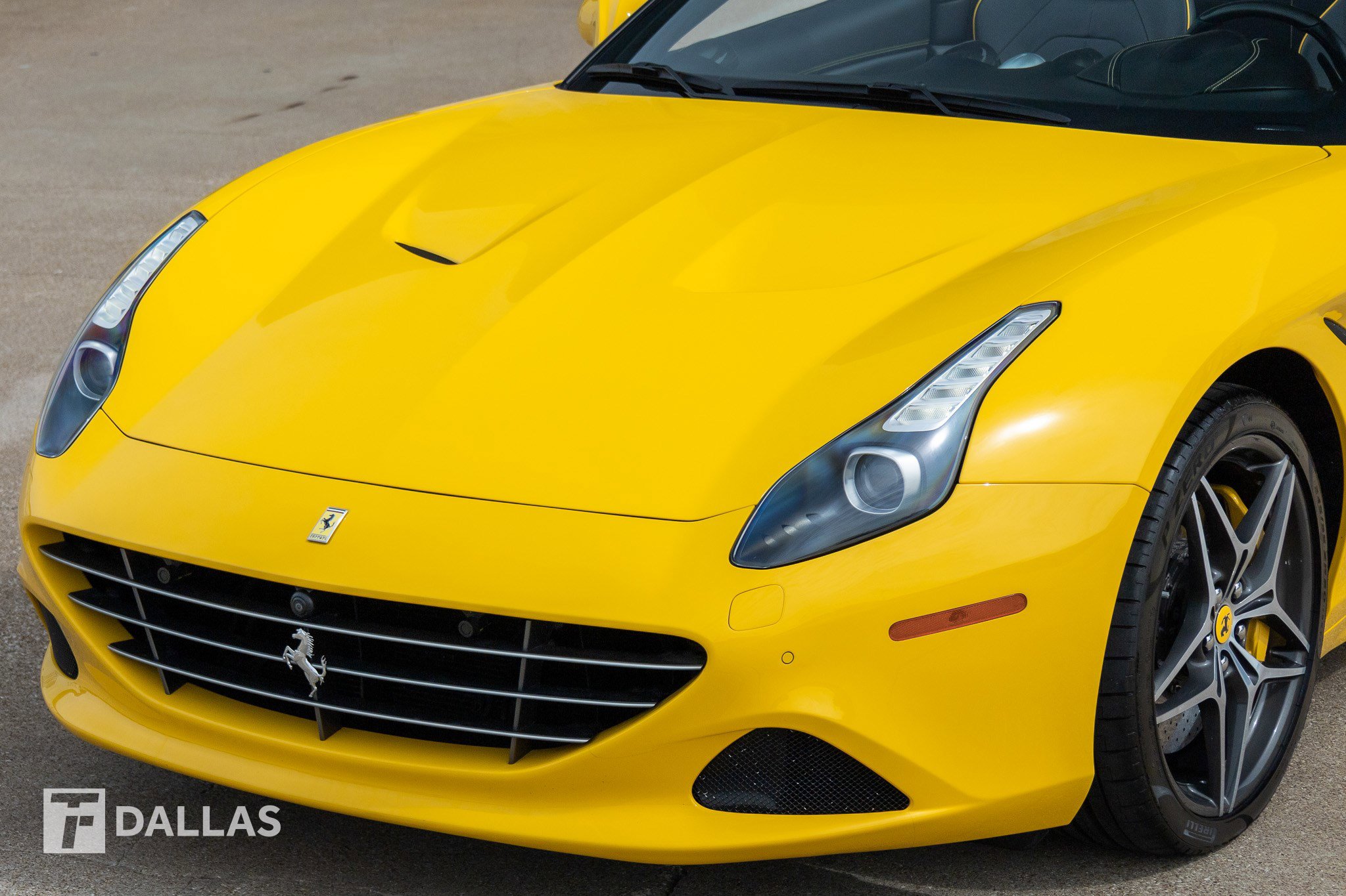 Used 2016 Ferrari California T RWD image 7
