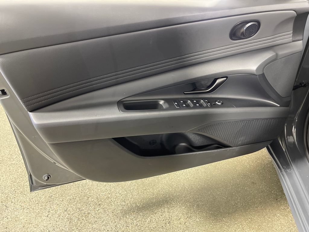 New 2026 Hyundai Elantra SEL FWD image 19