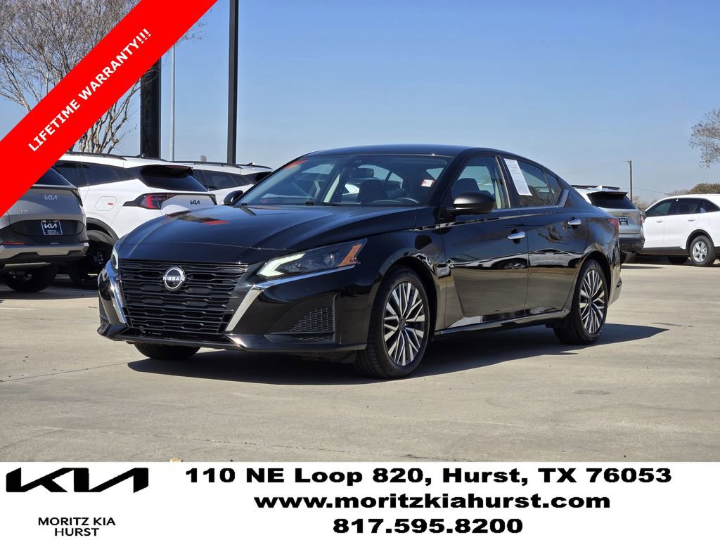 Used 2024 Nissan Altima 2.5 SV image 2