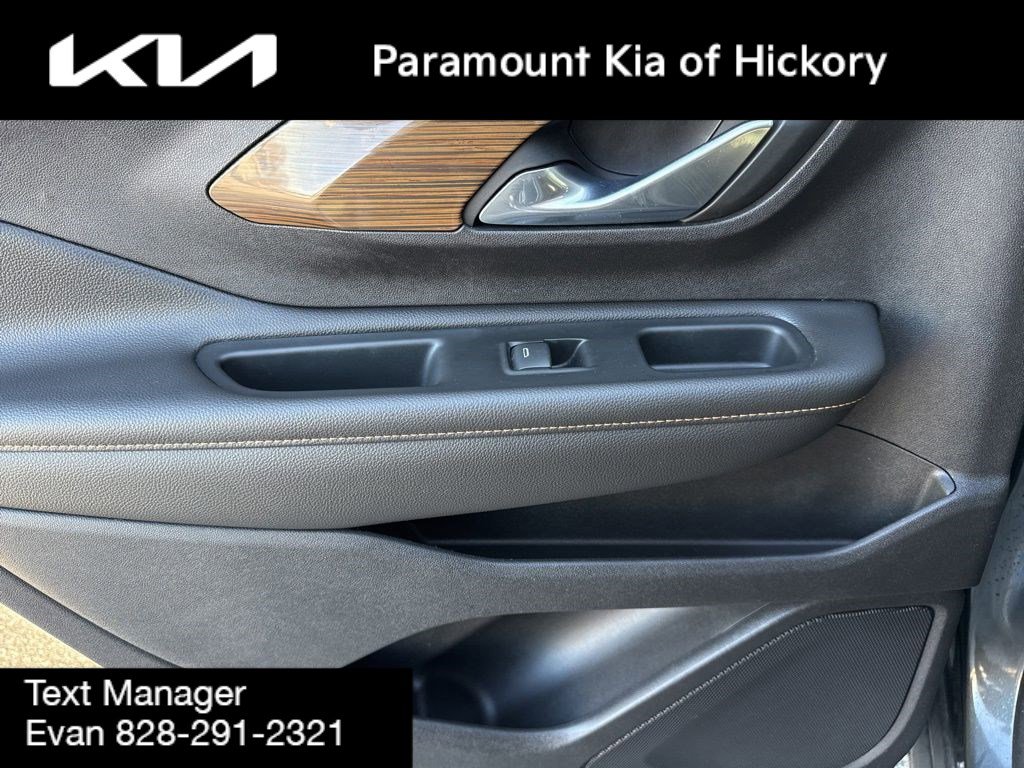 Used 2018 GMC Terrain SLE w/ Driver Convenience Package image 12