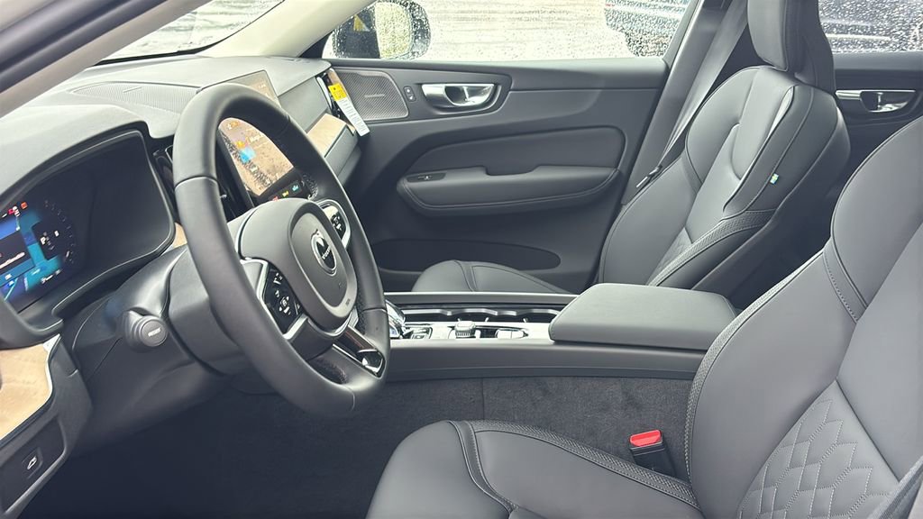 New 2026 Volvo XC60 B5 Plus w/ Protection Package Premier image 25