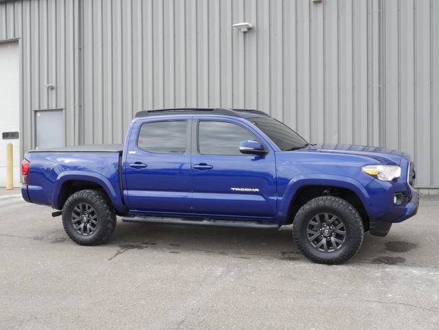 Used 2023 Toyota Tacoma SR5 w/ Technology Package image 5