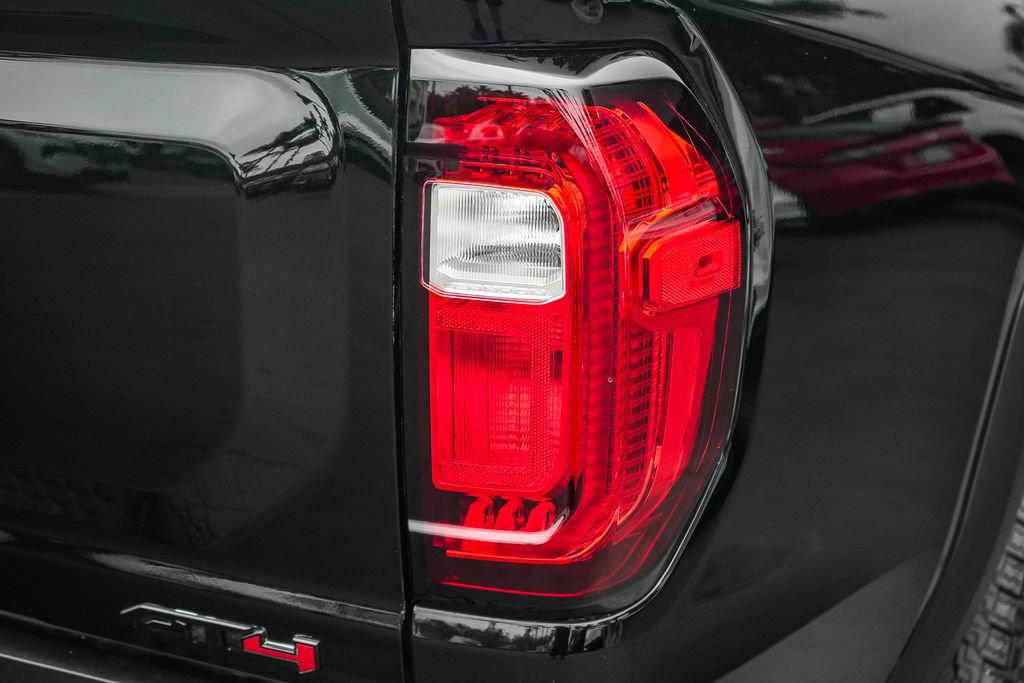 Used 2024 GMC Canyon AT4 w/ Technology Package AWD/4WD image 7
