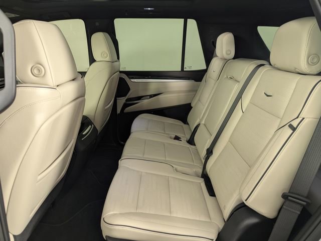 Used 2025 Cadillac Escalade Sport w/ Touring Package image 17