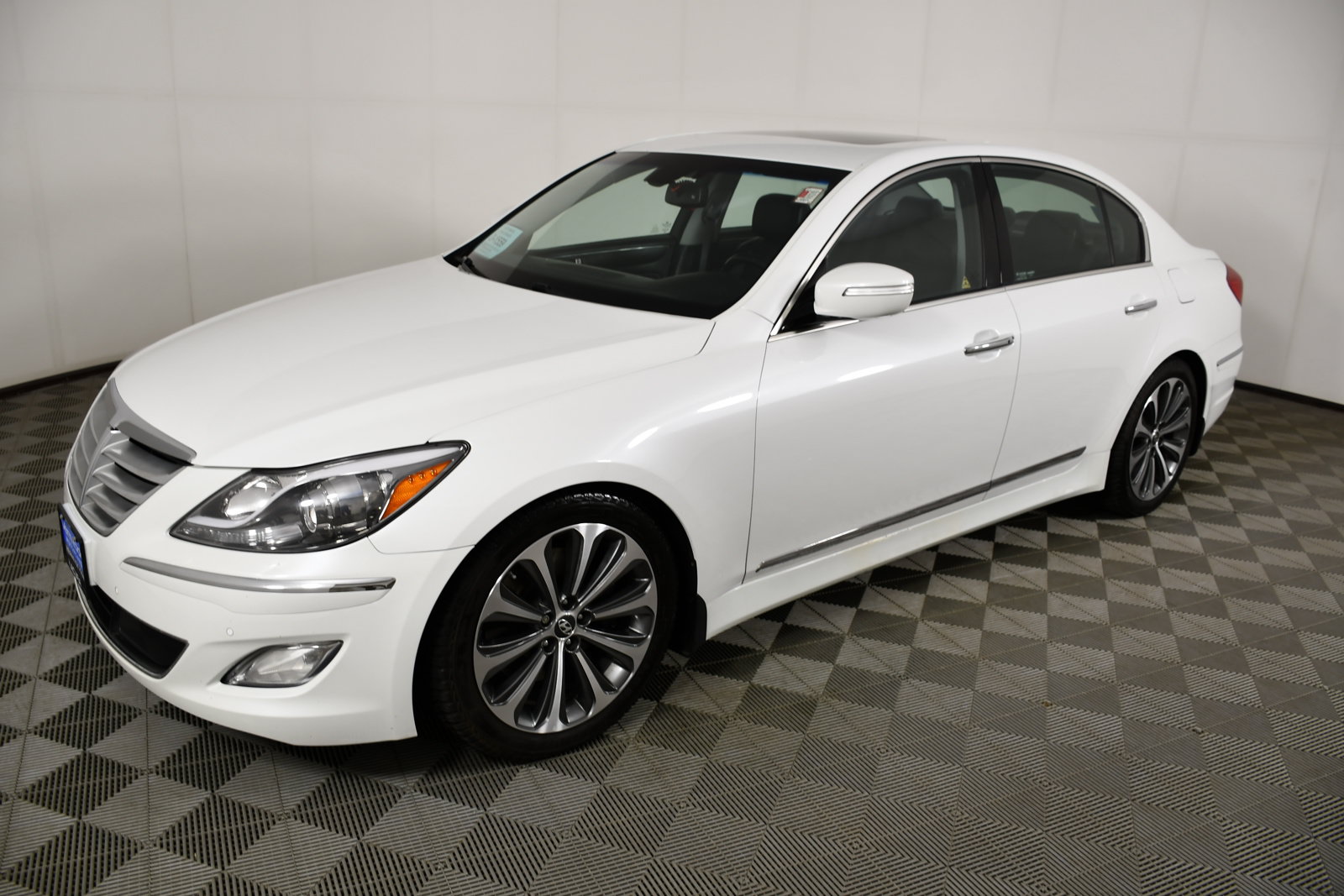 Used 2013 Hyundai Genesis 5.0 R-Spec RWD image 10