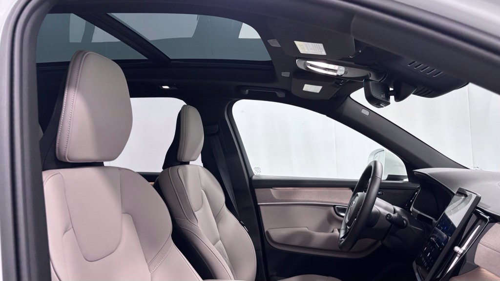 Certified 2026 Volvo XC90 B6 Plus AWD/4WD image 19