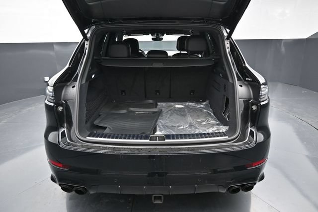 Used 2023 Porsche Cayenne GTS AWD/4WD image 9