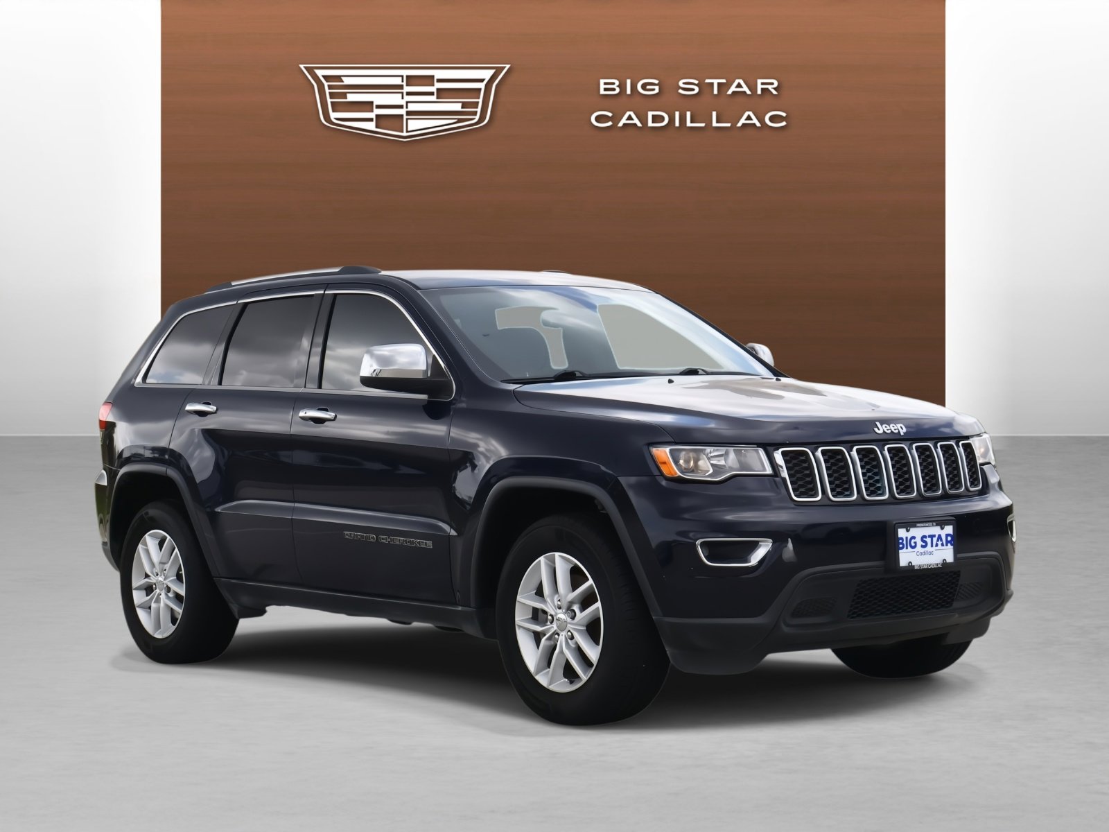 Used 2017 Jeep Grand Cherokee Laredo w/ Quick Order Package 2BE image 7