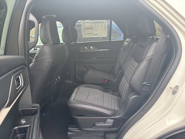 New 2026 Ford Explorer ST-Line w/ ST-Line Street Pack AWD/4WD image 15