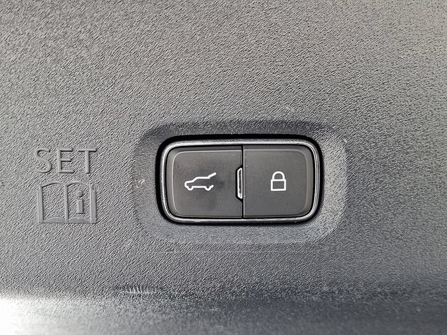 Used 2025 Ford Expedition Max Active AWD/4WD image 32