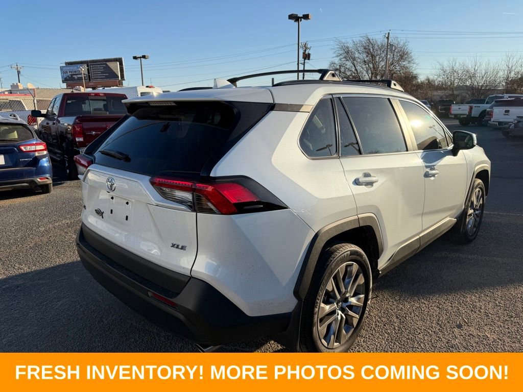 Used 2023 Toyota RAV4 XLE Premium image 7