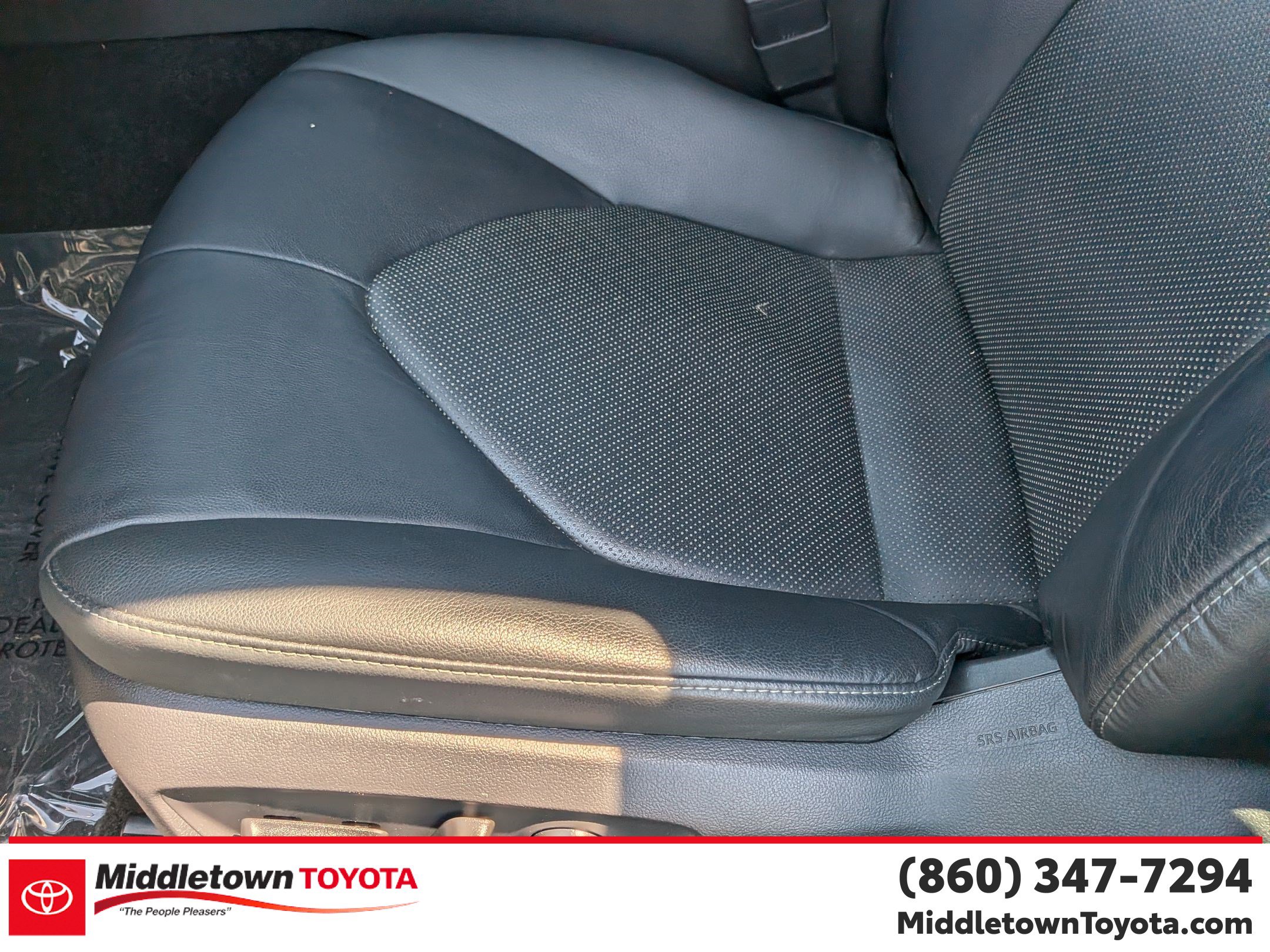 Certified 2021 Toyota Camry XLE w/ Navigation Package AWD/4WD image 15