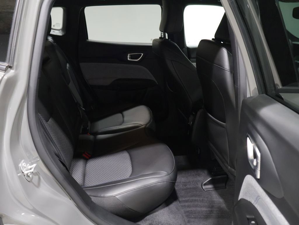 Used 2023 Jeep Compass Latitude w/ Convenience Group AWD/4WD image 22