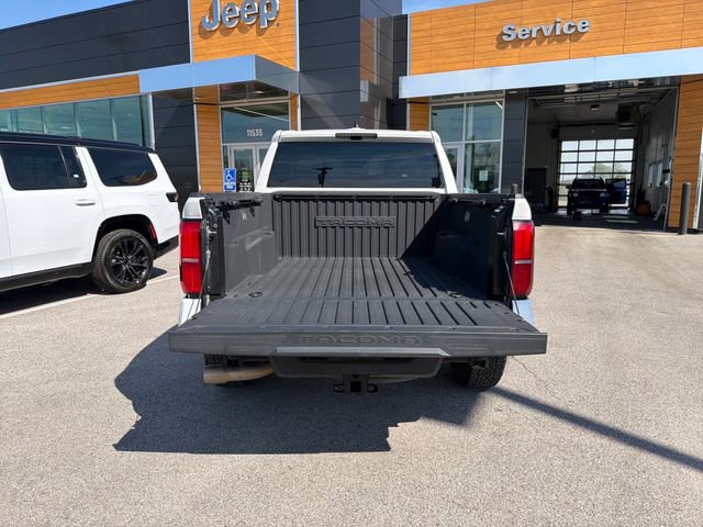 Used 2024 Toyota Tacoma TRD Off-Road image 10