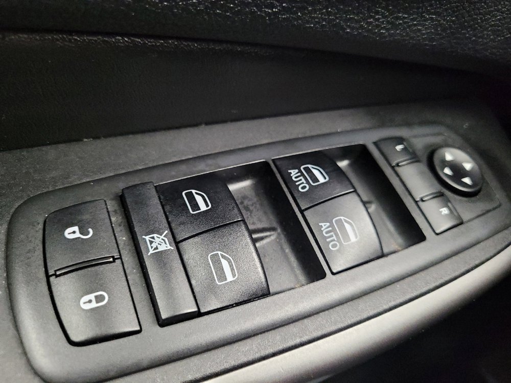 Used 2019 Jeep Cherokee Latitude Plus image 27