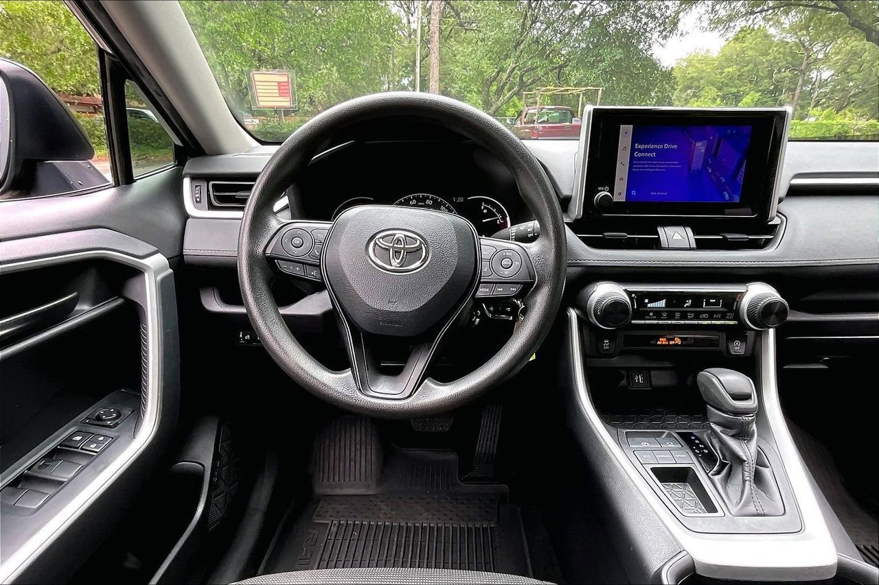 Used 2024 Toyota RAV4 LE FWD image 8