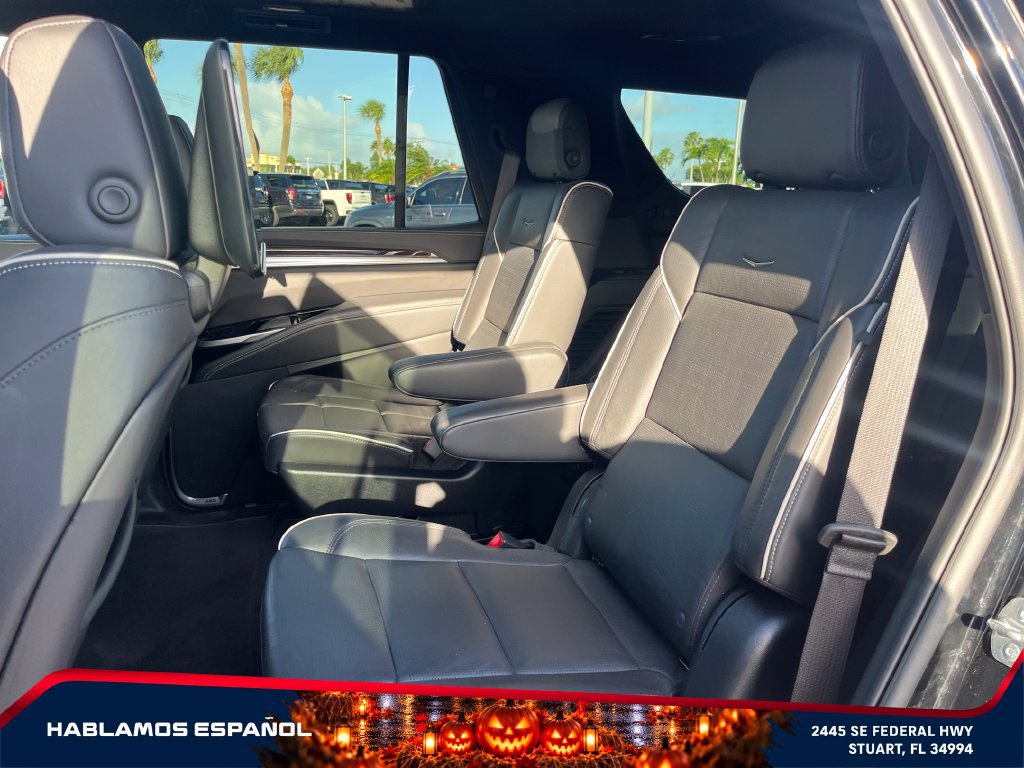 Used 2025 Cadillac Escalade Premium Luxury AWD/4WD image 30