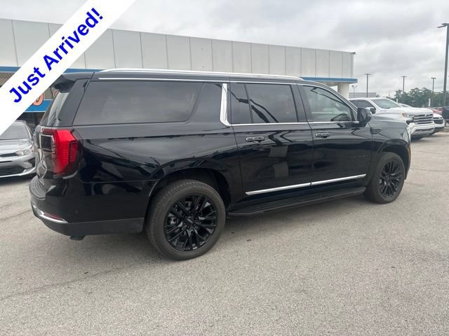 Used 2025 GMC Yukon XL Elevation w/ LPO, Yukon Black Package AWD/4WD image 3