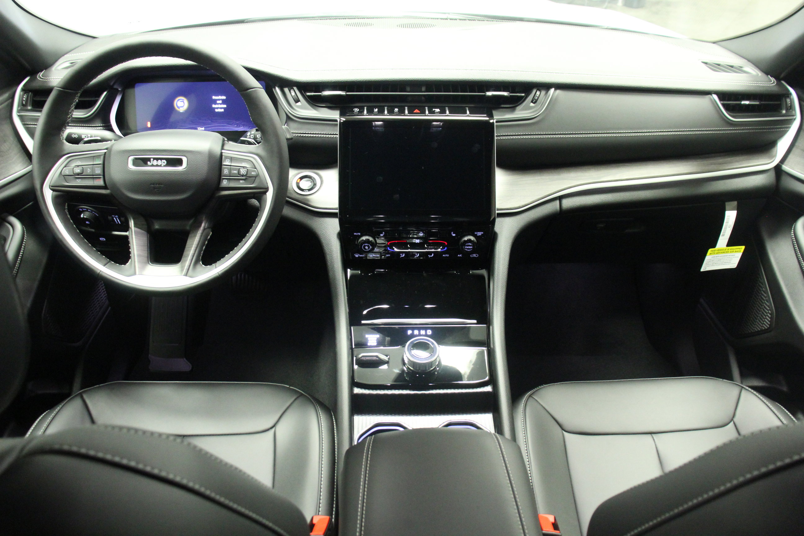 New 2025 Jeep Grand Cherokee L Limited w/ Black Appearance Package image 19