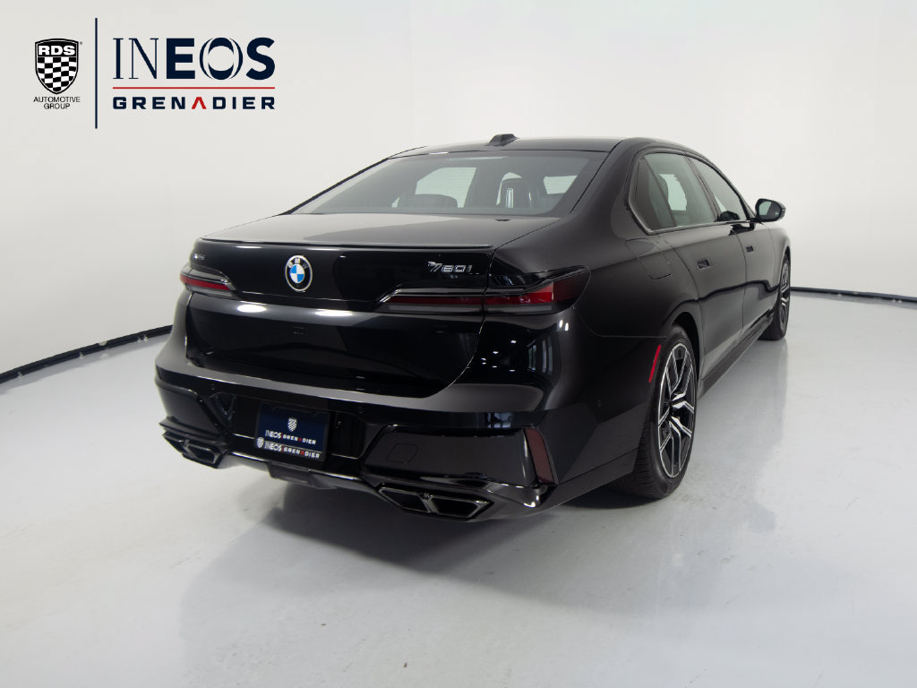 Used 2023 BMW 760i xDrive AWD/4WD image 7