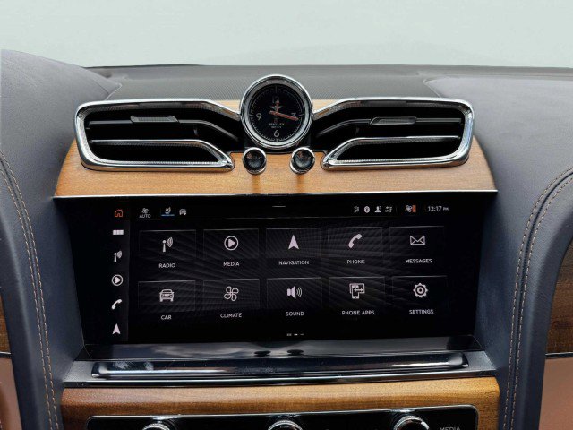 Used 2023 Bentley Bentayga Extended Wheelbase image 36