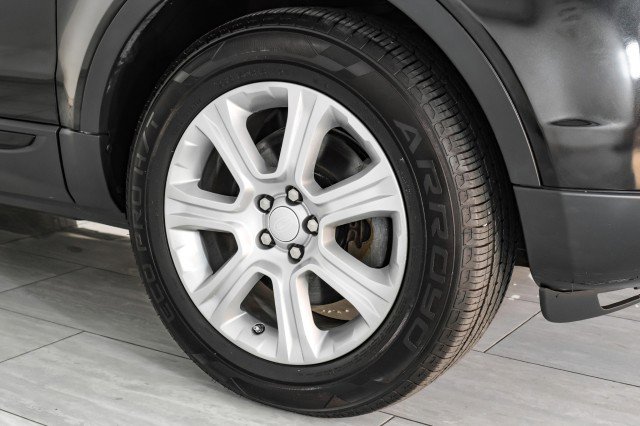 Used 2017 Land Rover Range Rover Evoque SE Premium image 54