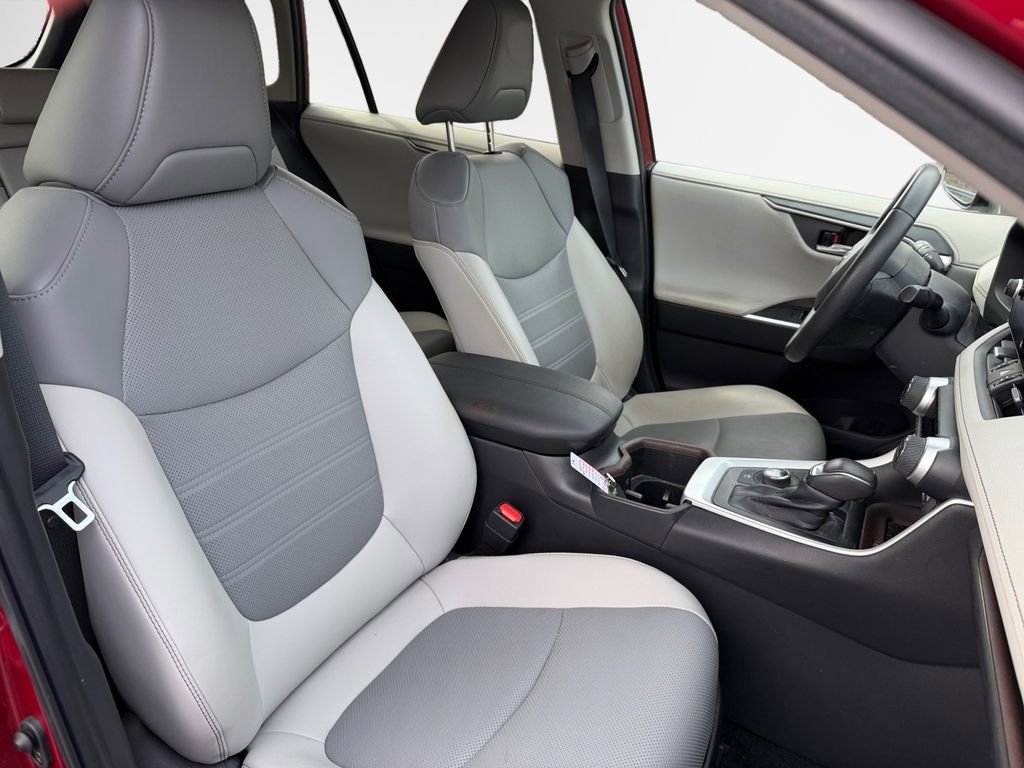 Used 2023 Toyota RAV4 Limited image 26