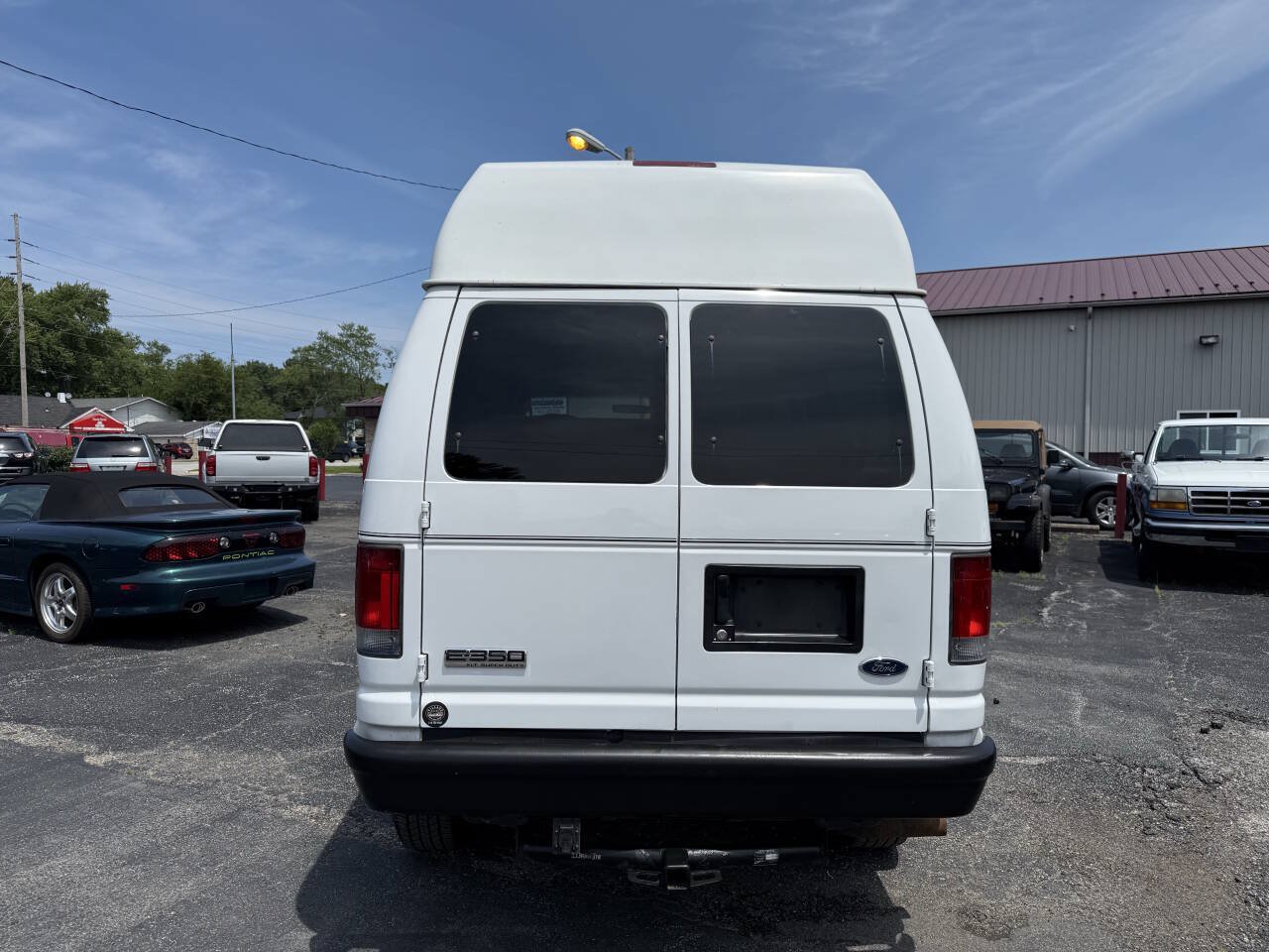 Used 2006 Ford E-350 and Econoline 350 XL RWD image 4