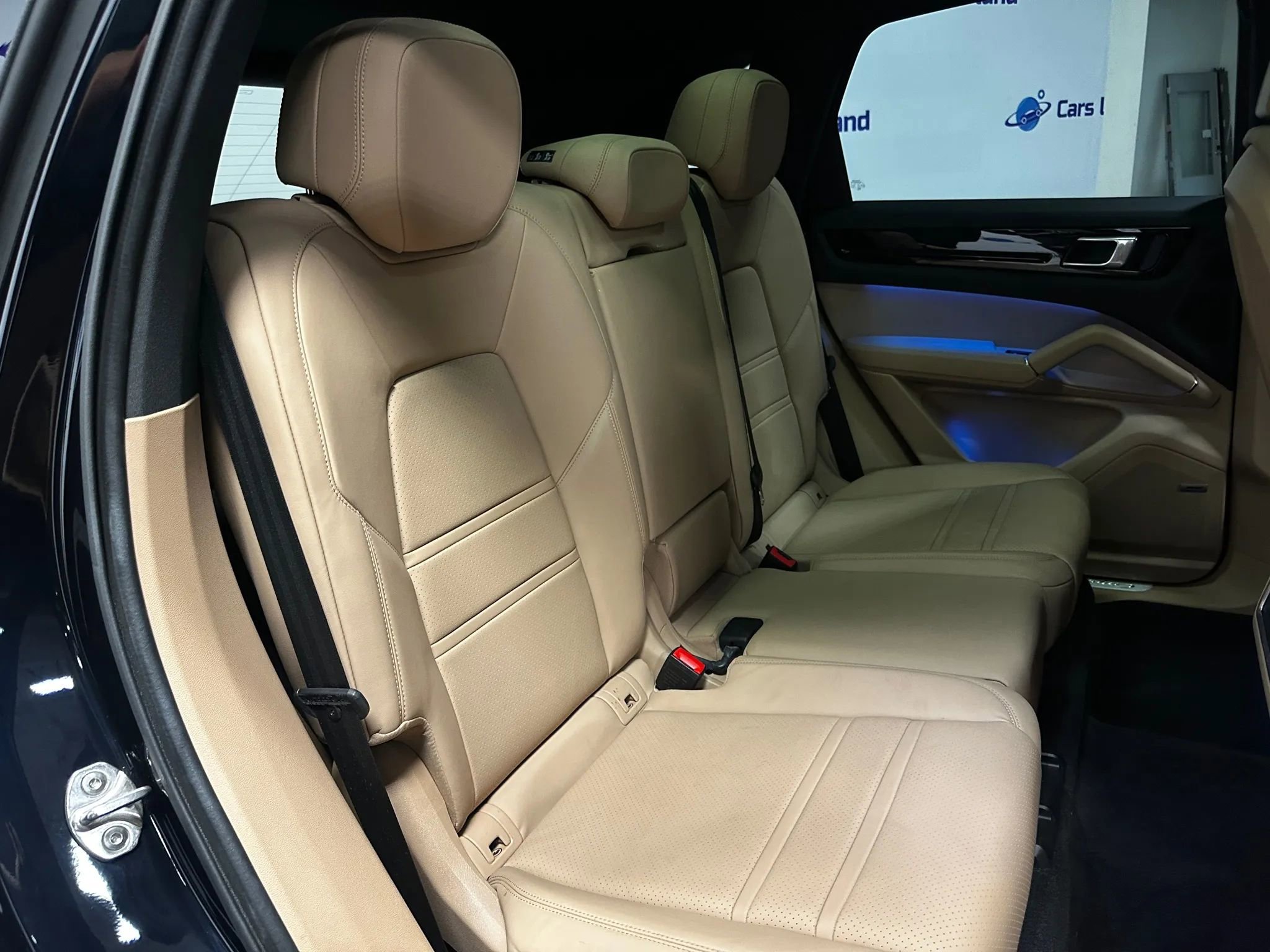 Used 2022 Porsche Cayenne Sport Utility 4D image 22