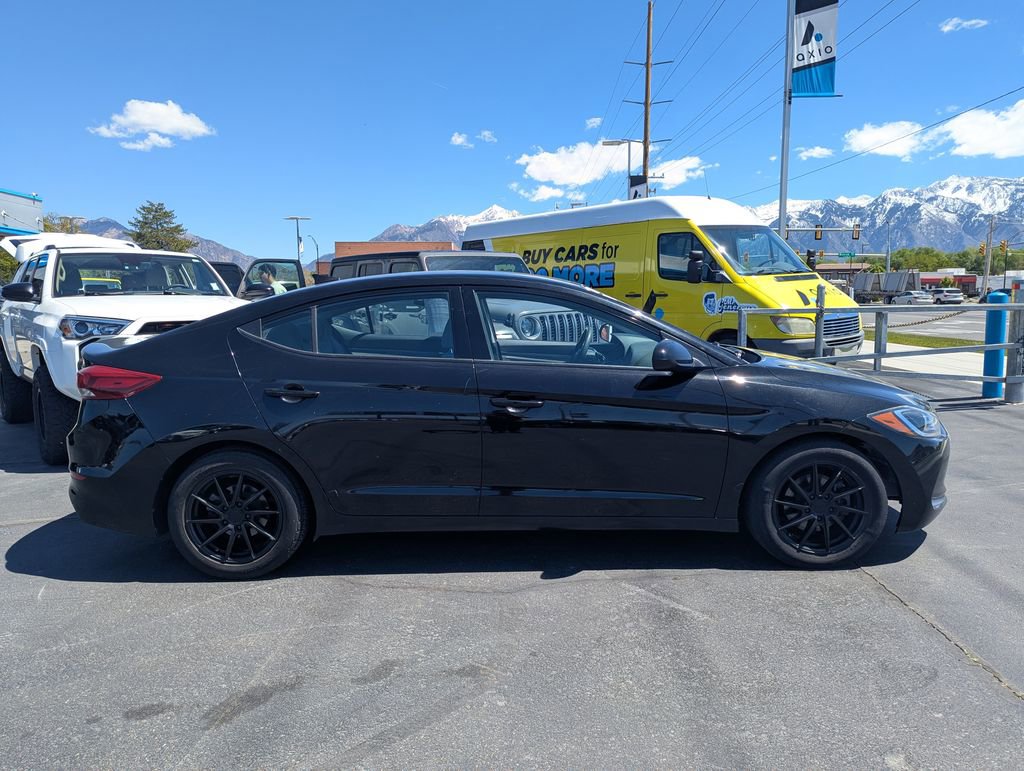 Used 2018 Hyundai Elantra SEL FWD image 2