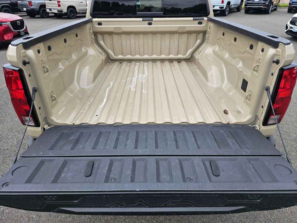 Used 2024 Chevrolet Colorado Trail Boss w/ LPO, Dark Essentials Package AWD/4WD image 23