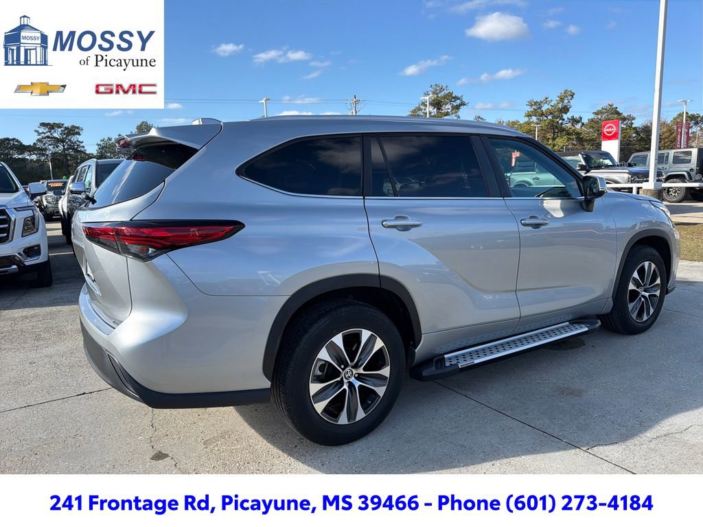 Used 2023 Toyota Highlander L image 7