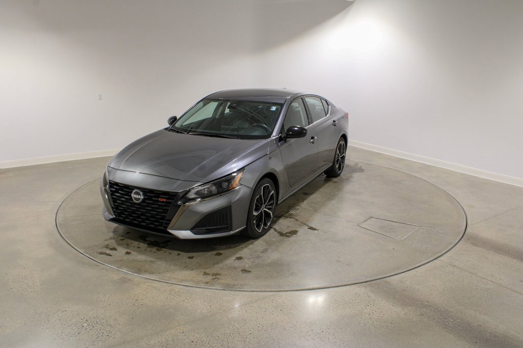 Used 2024 Nissan Altima 2.5 SR