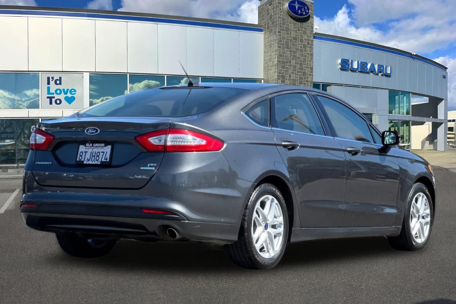 Used 2016 Ford Fusion SE FWD video 2