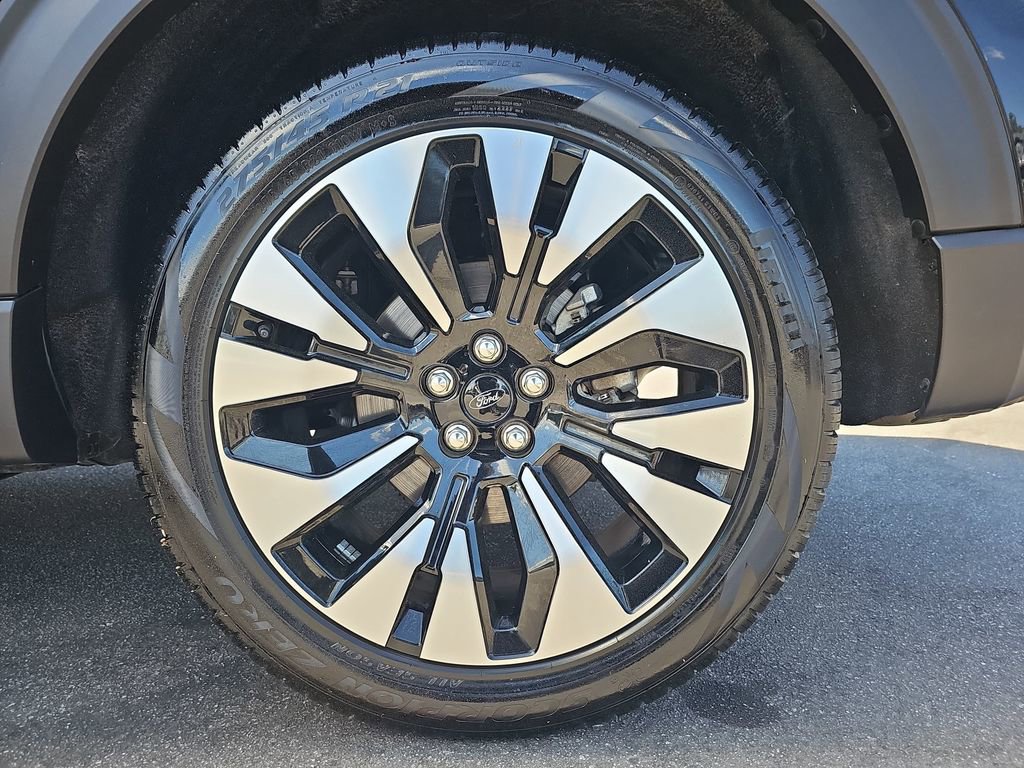 Used 2025 Ford Explorer Platinum w/ LUX Leather Package image 38