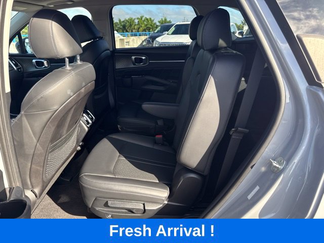 Used 2023 Kia Sorento SX AWD/4WD image 3