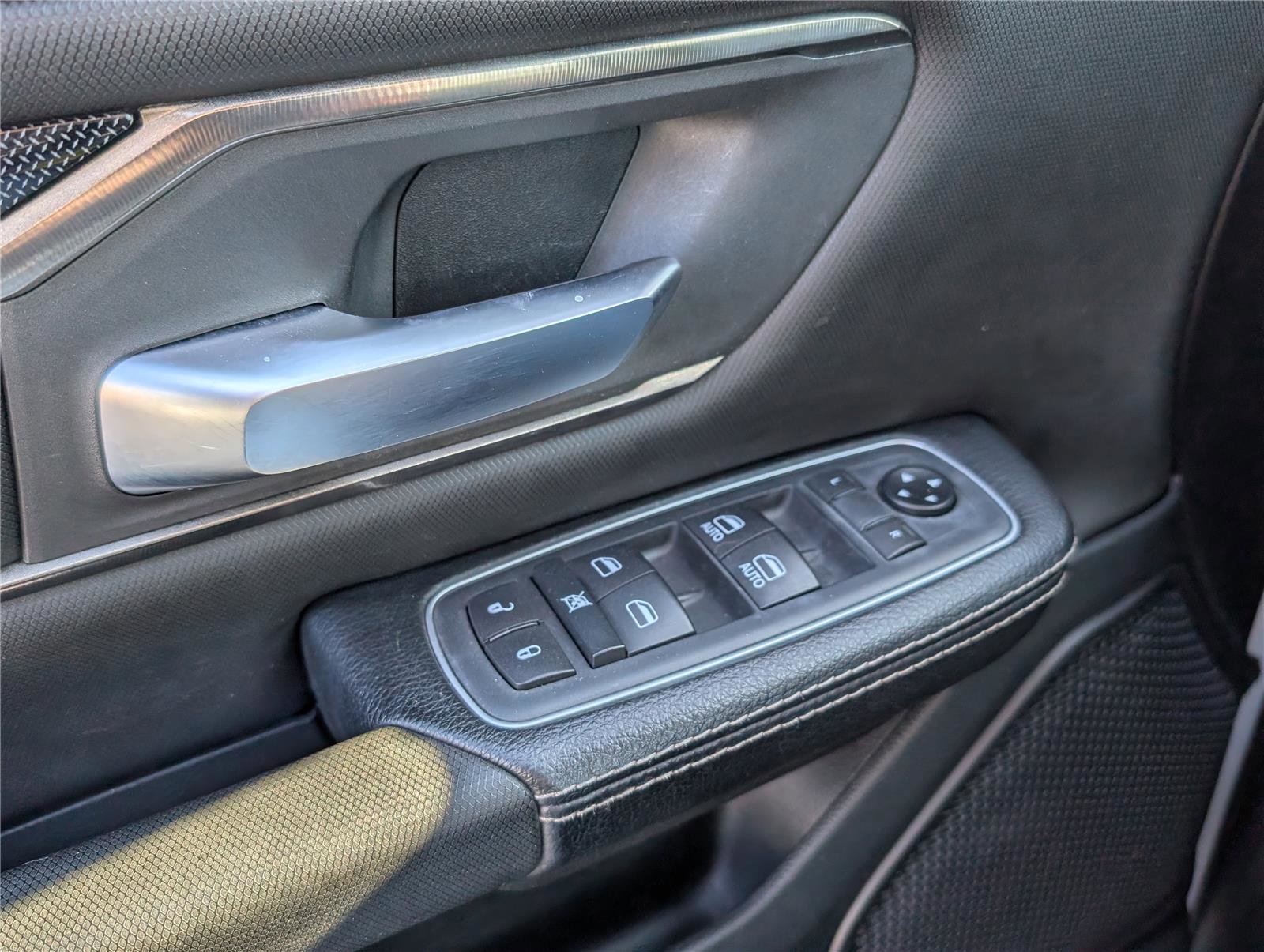 Used 2020 RAM 1500 Rebel image 18