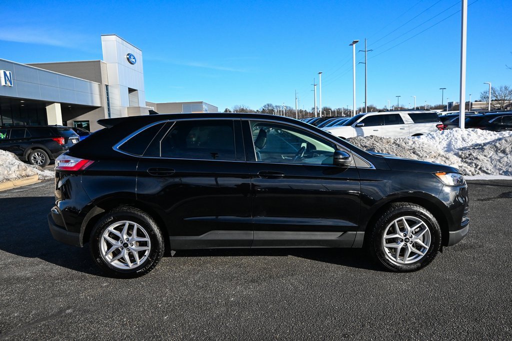 Certified 2024 Ford Edge SEL w/ Convenience Package image 3